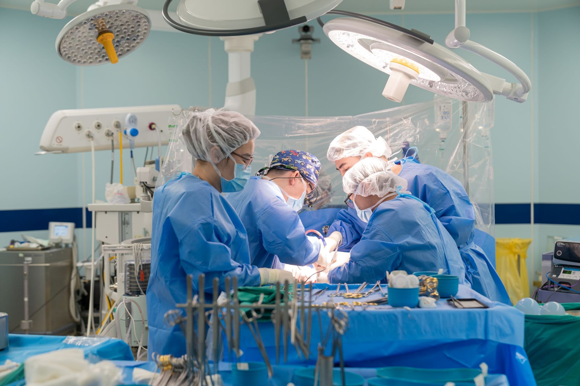 TS.BS Đào Đức Dũng là phẫu thuật viên chính.