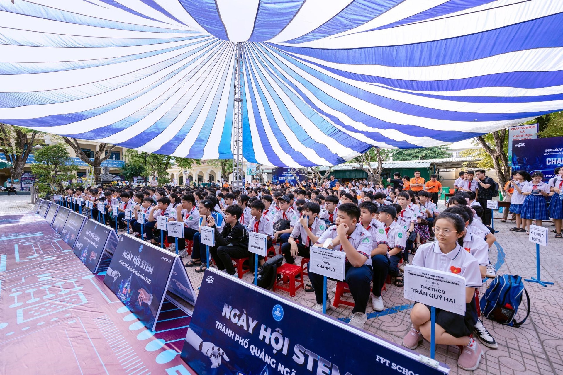 Học sinh 23 trường THCS tại thành phố Quảng Ngãi tham gia ngày hội.