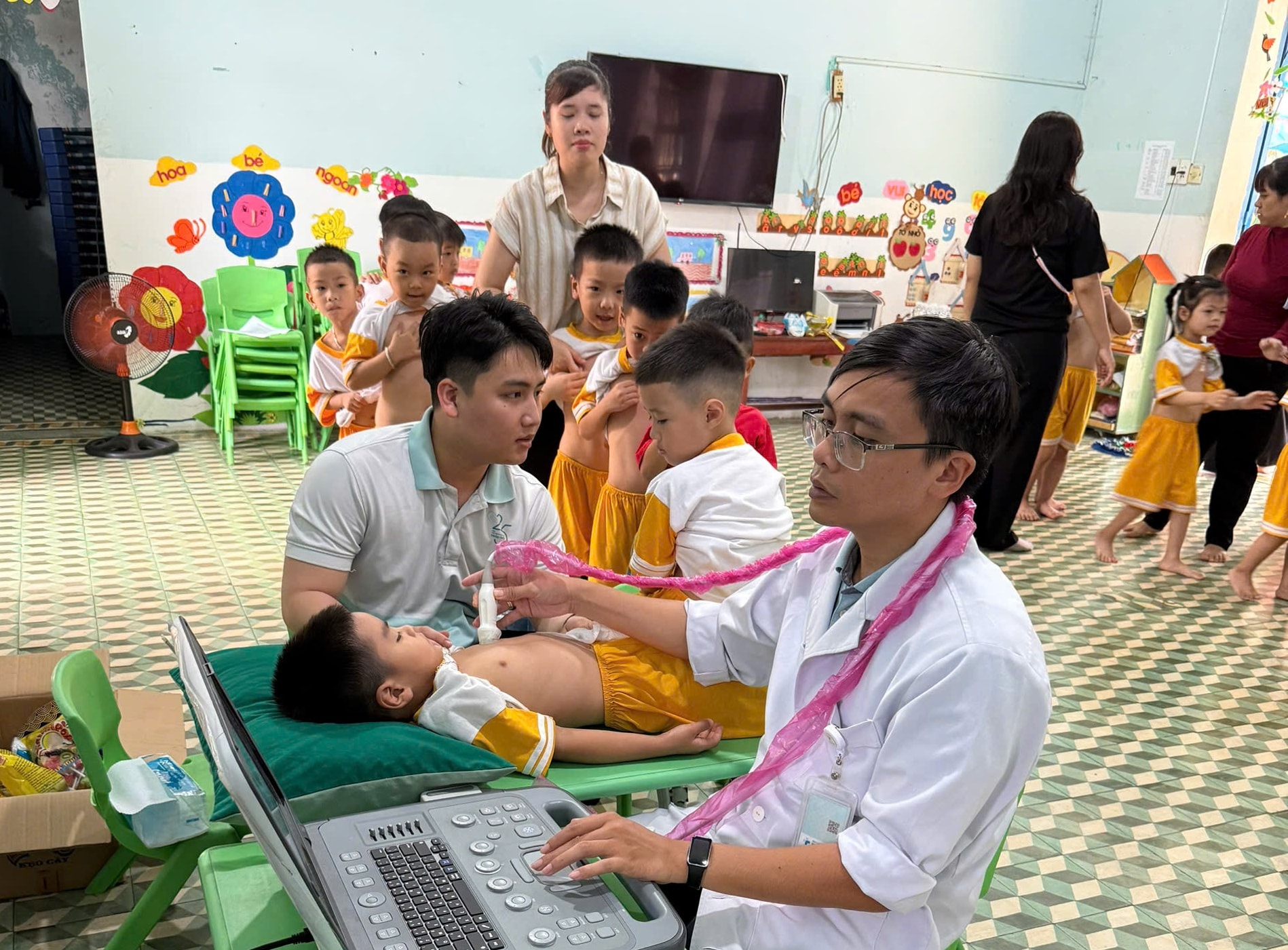 khám sàng lọc tim mẫu giáo