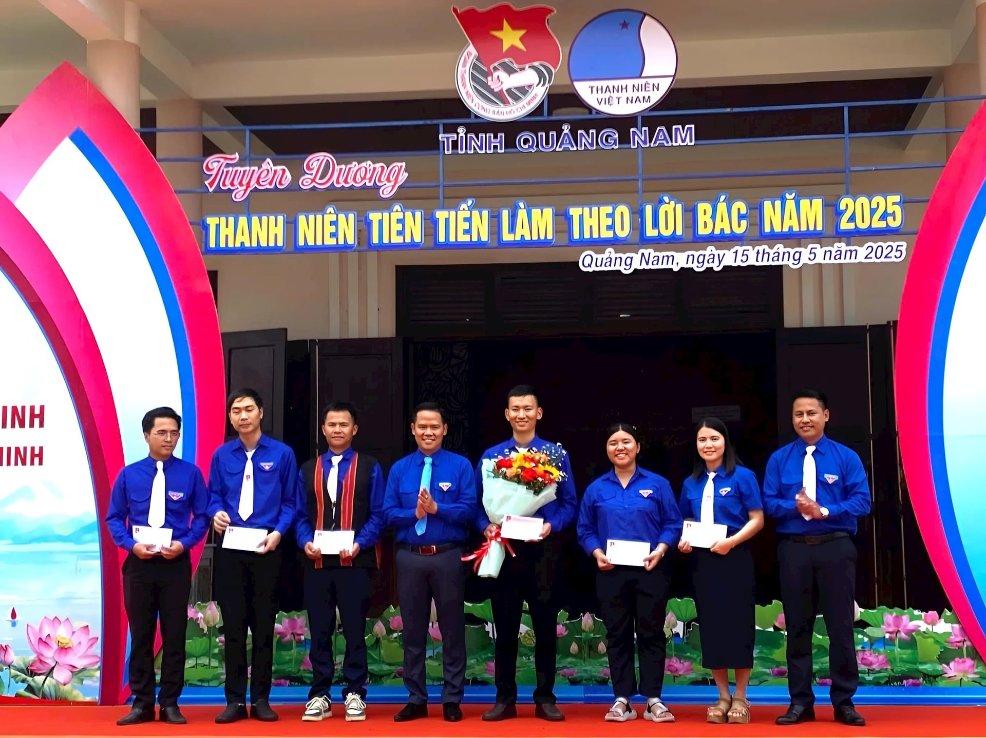 thanh_nien_tien_tien.jpeg