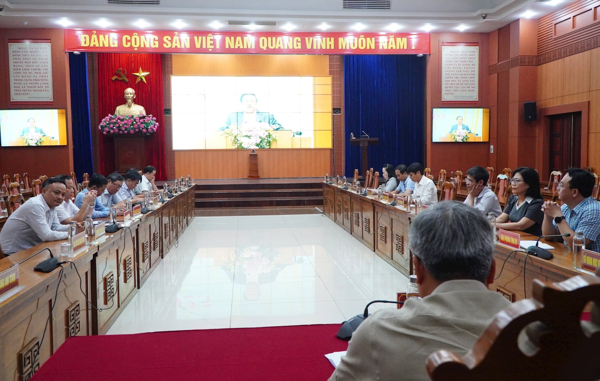 Quang cảnh hội nghị tại điểm cầu Quảng Nam. Ảnh: TÂM ĐAN