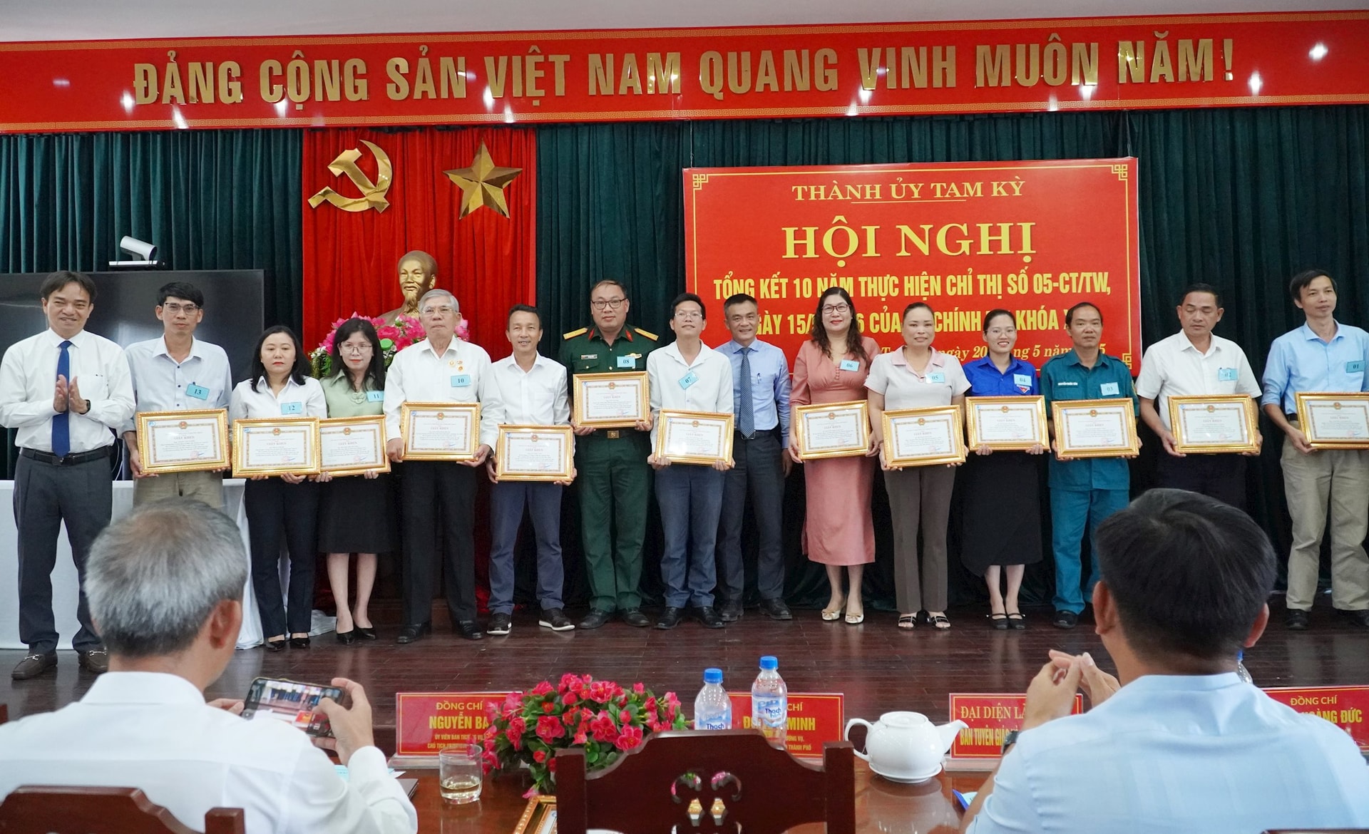 anh tam ky khen thuong CT 05