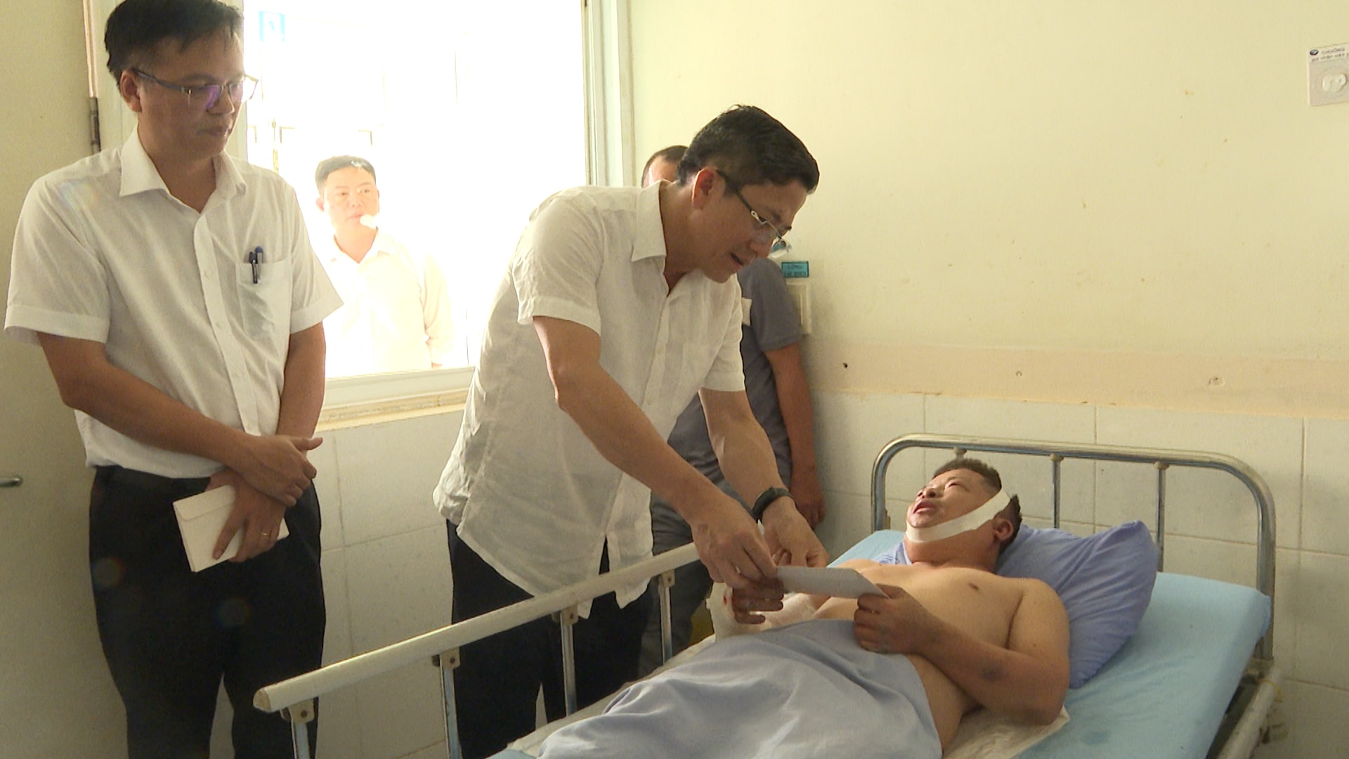 tặng quà bệnh nhân