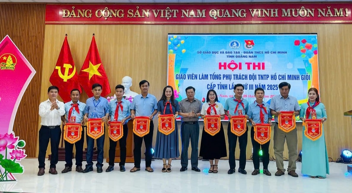 anh-1-tong-phu-trach(1).jpg