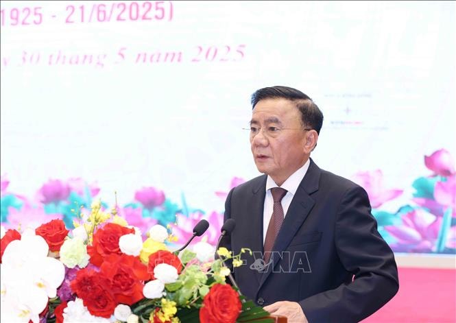 Đồng chí Trần Cẩm Tú, Ủy viên Bộ Chính trị, Thường trực Ban Bí thư phát biểu khai mạc hội thảo. Ảnh: Phương Hoa/TTXVN