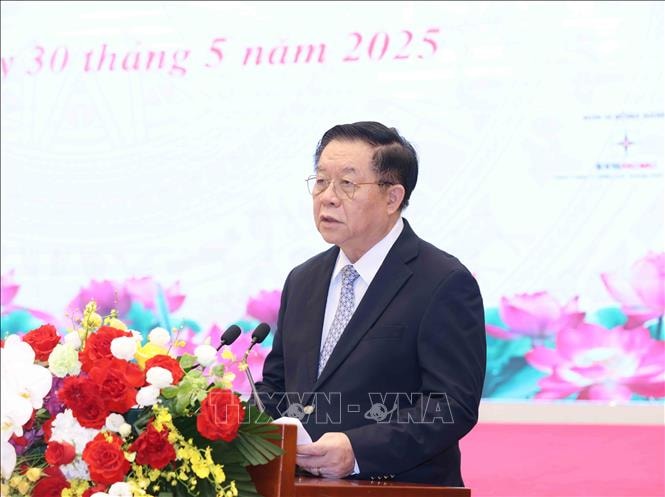 Đồng chí Nguyễn Trọng Nghĩa, Ủy viên Bộ Chính trị, Bí thư Trung ương Đảng, Trưởng Ban Tuyên giáo và Dân vận Trung ương phát biểu tại hội thảo. Ảnh: Phương Hoa/TTXVN