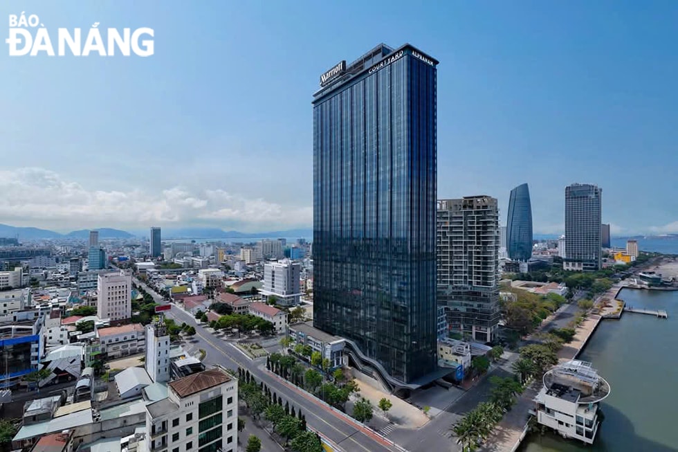 Một góc phố Đà Nẵng vào ngày đầu hè 