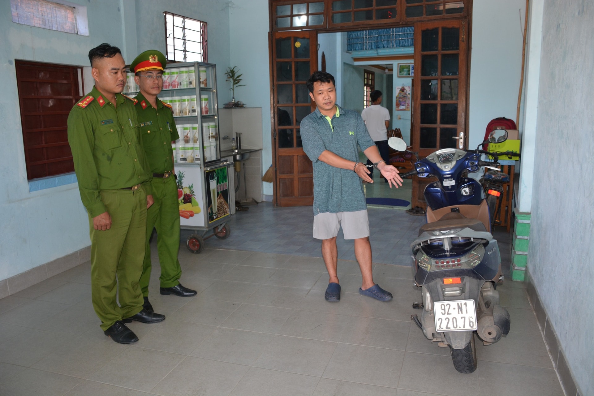 doi tuong va xe tang vat