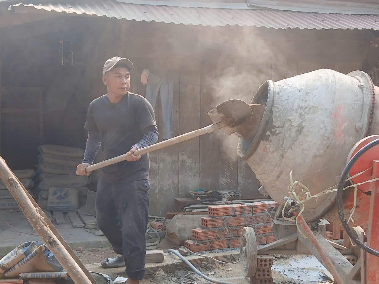 ヒエン・ピエウの家を建てる
