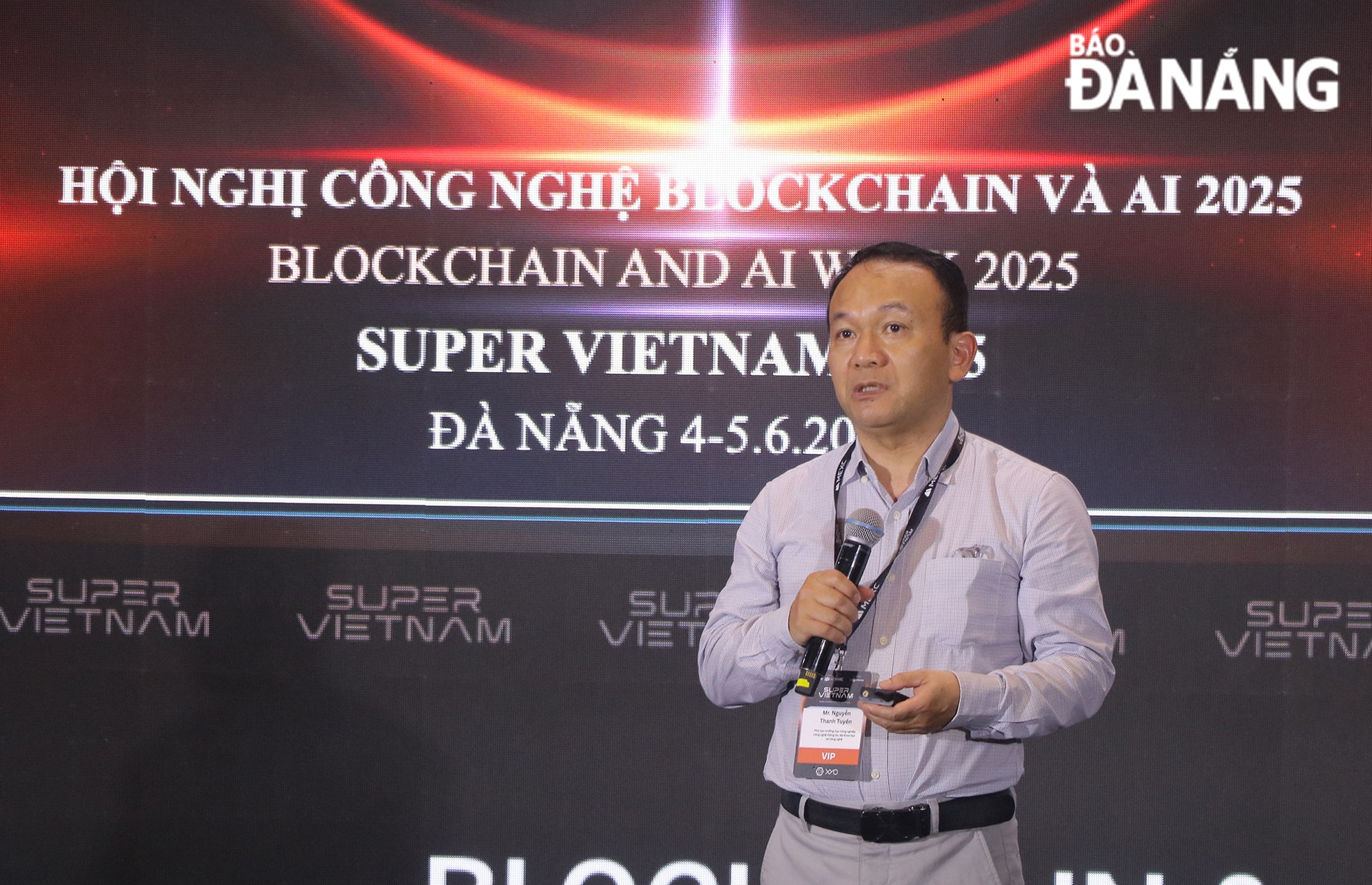 Phó Cục trưởng Cục Công nghiệp công nghệ thông tin (Bộ Khoa học và Công nghệ) Nguyễn Thanh Tuyên phát biểu tại hội nghị. Ảnh: V.HOÀNG - M.QUẾ