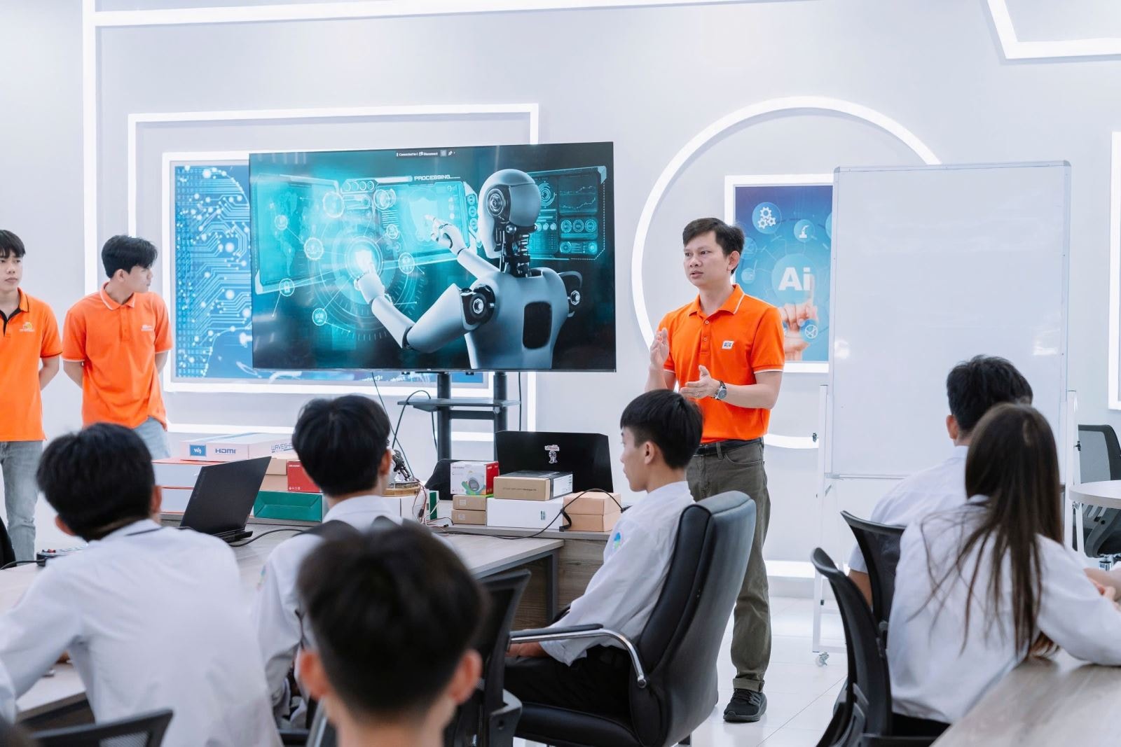 Trường Đại học FPT chính thức ra mắt chuyên ngành chuyển đổi số nhằm đào tạo nguồn nhân lực chất lượng cao, có khả năng tham gia hiệu quả vào quá trình chuyển đổi số. Ảnh: HV