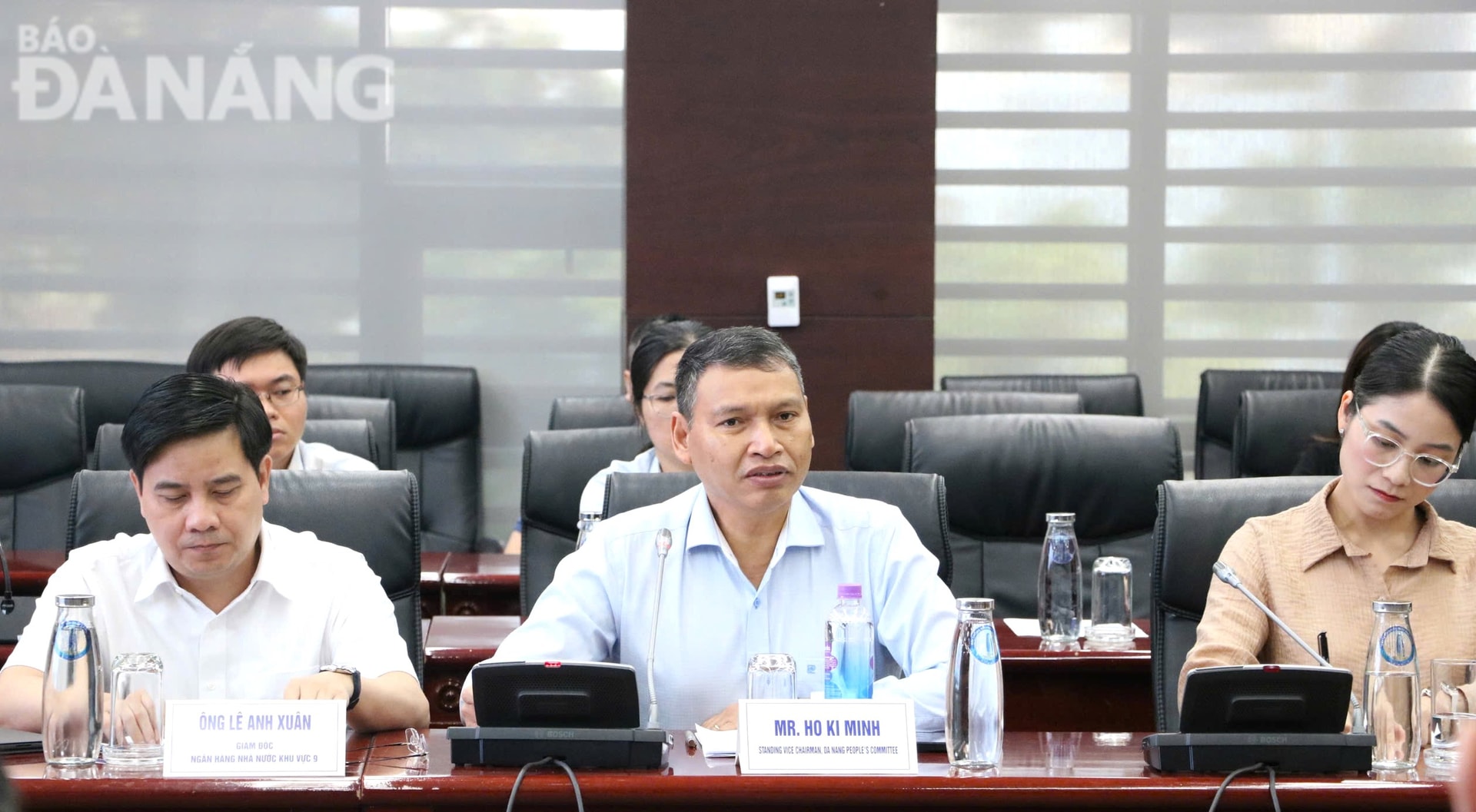 Phó Chủ tịch Thường trực UBND thành phố Hồ Kỳ Minh (giữa) phát biểu tại buổi làm việc. Ảnh: M.QUẾ