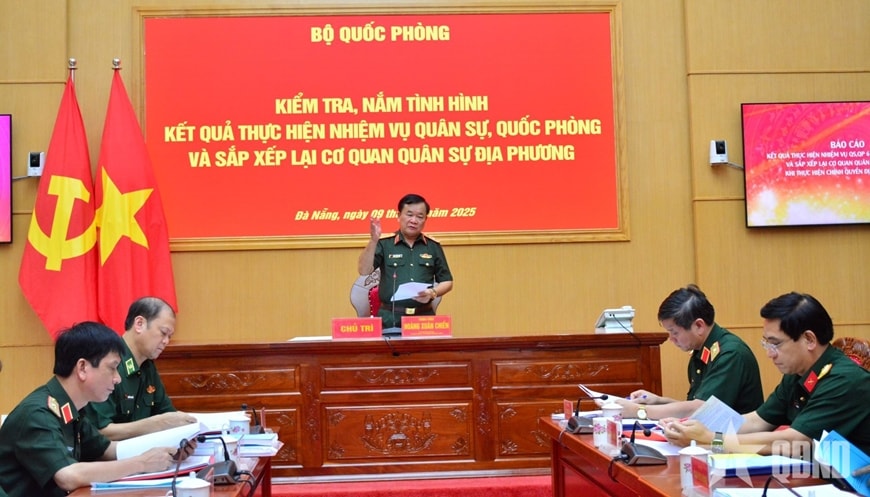 Thượng tướng Hoàng Xuân Chiến, Ủy viên Trung ương Đảng, Ủy viên Thường vụ Quân ủy Trung ương, Thứ trưởng Bộ Quốc phòng quán triệt mục đích, yêu cầu, nội dung, thời gian và phương pháp kiểm tra. 