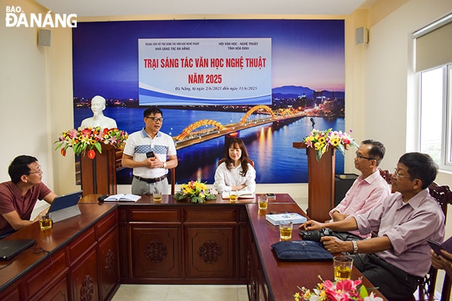 trại sáng tác văn học nghệ thuật năm 2025 được Hội Văn học – Nghệ thuật tỉnh Hòa Bình tổ chức tại Nhà sáng tác Đà Nẵng giúp 15 thành viên khám phá, sáng tạo và thành công trên cả phương diện tổ chức và chuyên môn. Ảnh: ĐOÀN HẠO LƯƠNG