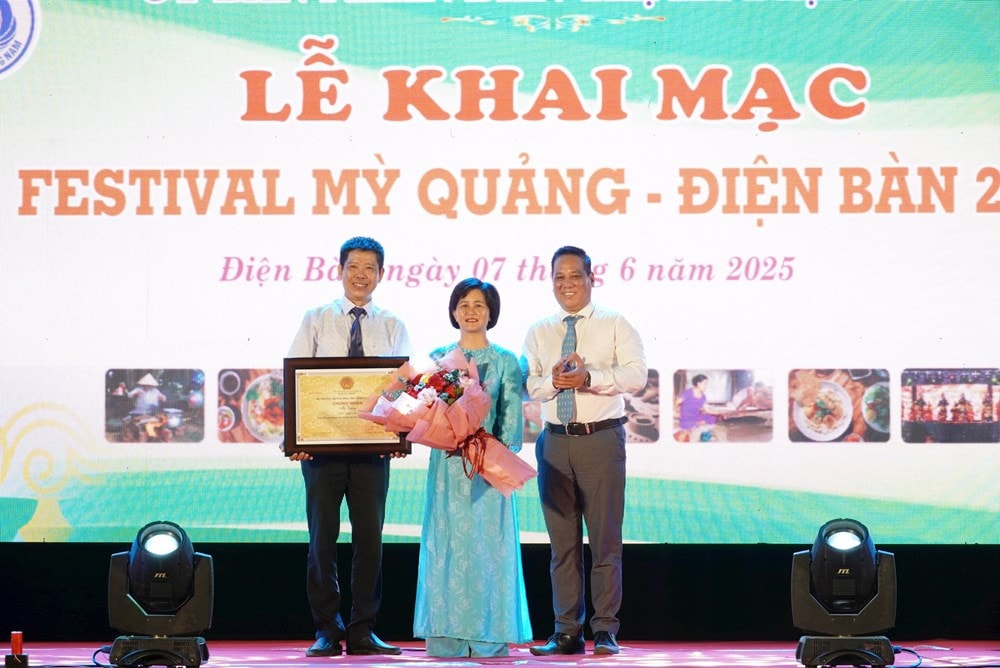 media.baovanhoa.vn-zoom-1000-uploaded-truongthikhanhchi-2025_06_08-_my_quang_1_axte.jpg