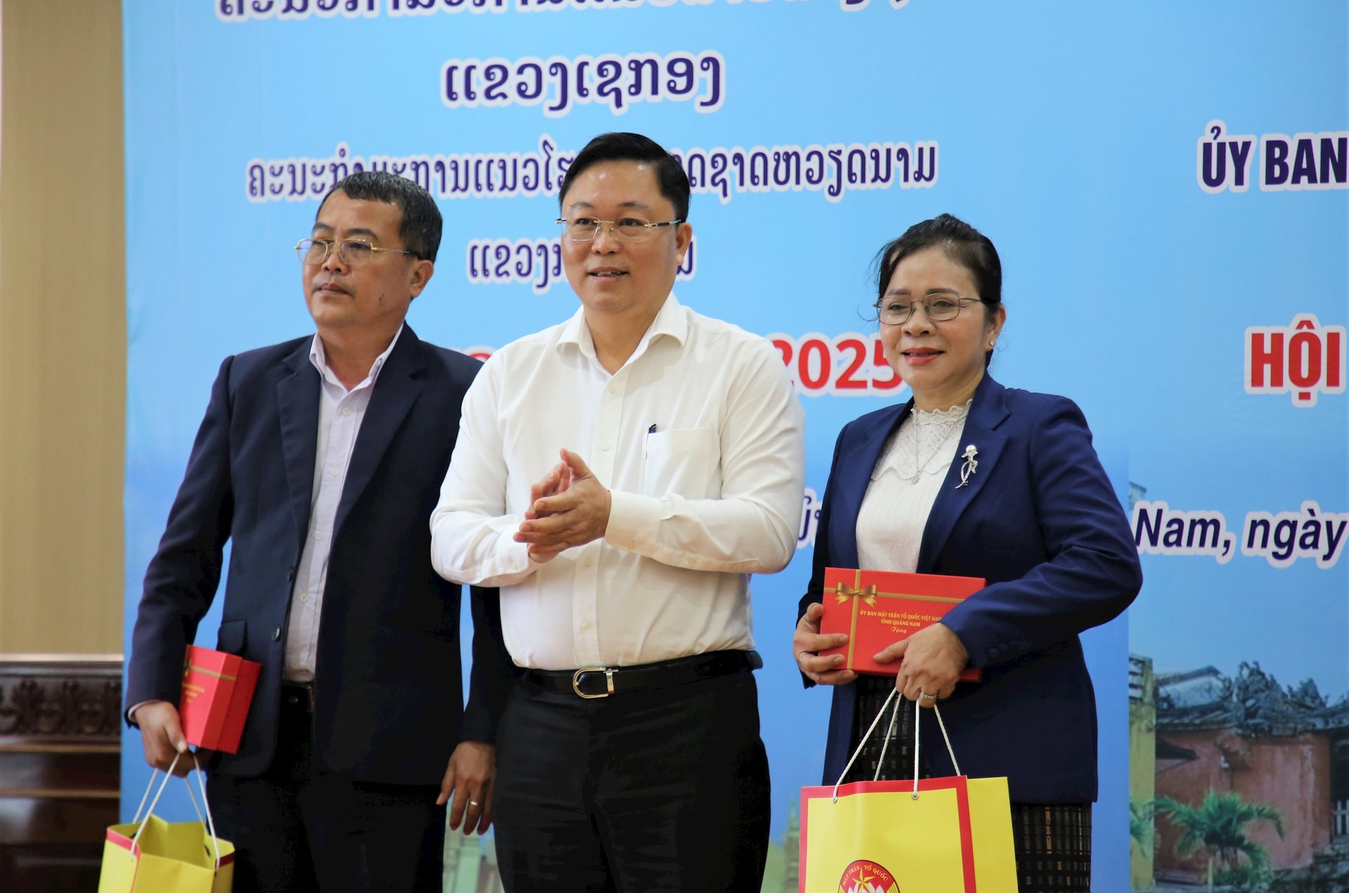 977a9949.jpg