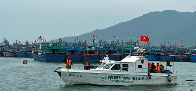 kêu gọi tàu thuyền