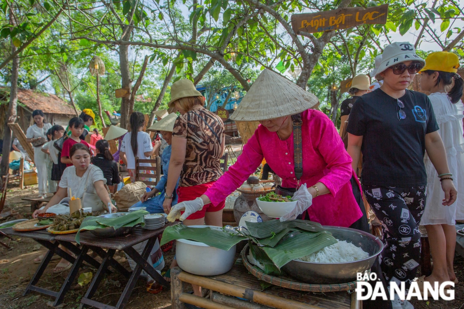 Chợ quê Kim Bồng là phiên chợ mang đậm hồn quê xứ Quảng, mà còn là một không gian văn hóa sống động, tái hiện “Ký ức chợ quê giữa thế kỷ XX” gắn liền Khu phố cổ Hội An. 