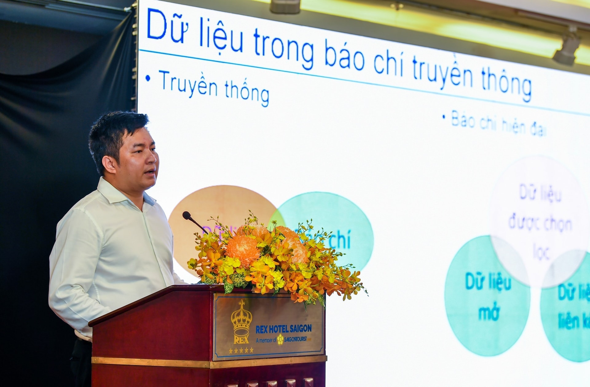 bao-chi-du-lieu.jpg