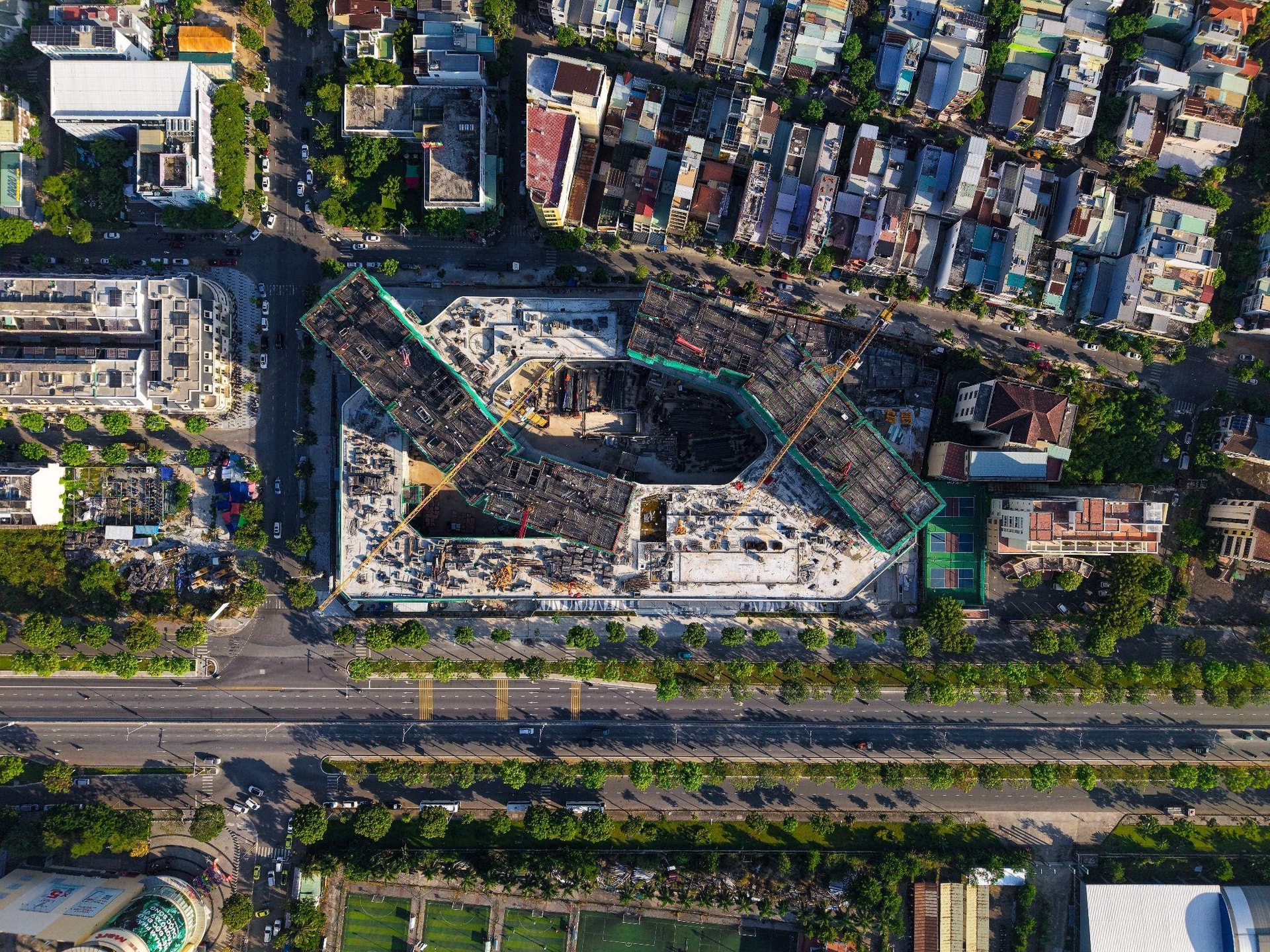 Không khí nhộn nhịp và khẩn trương trên công trình dự án Masteri Rivera Danang.