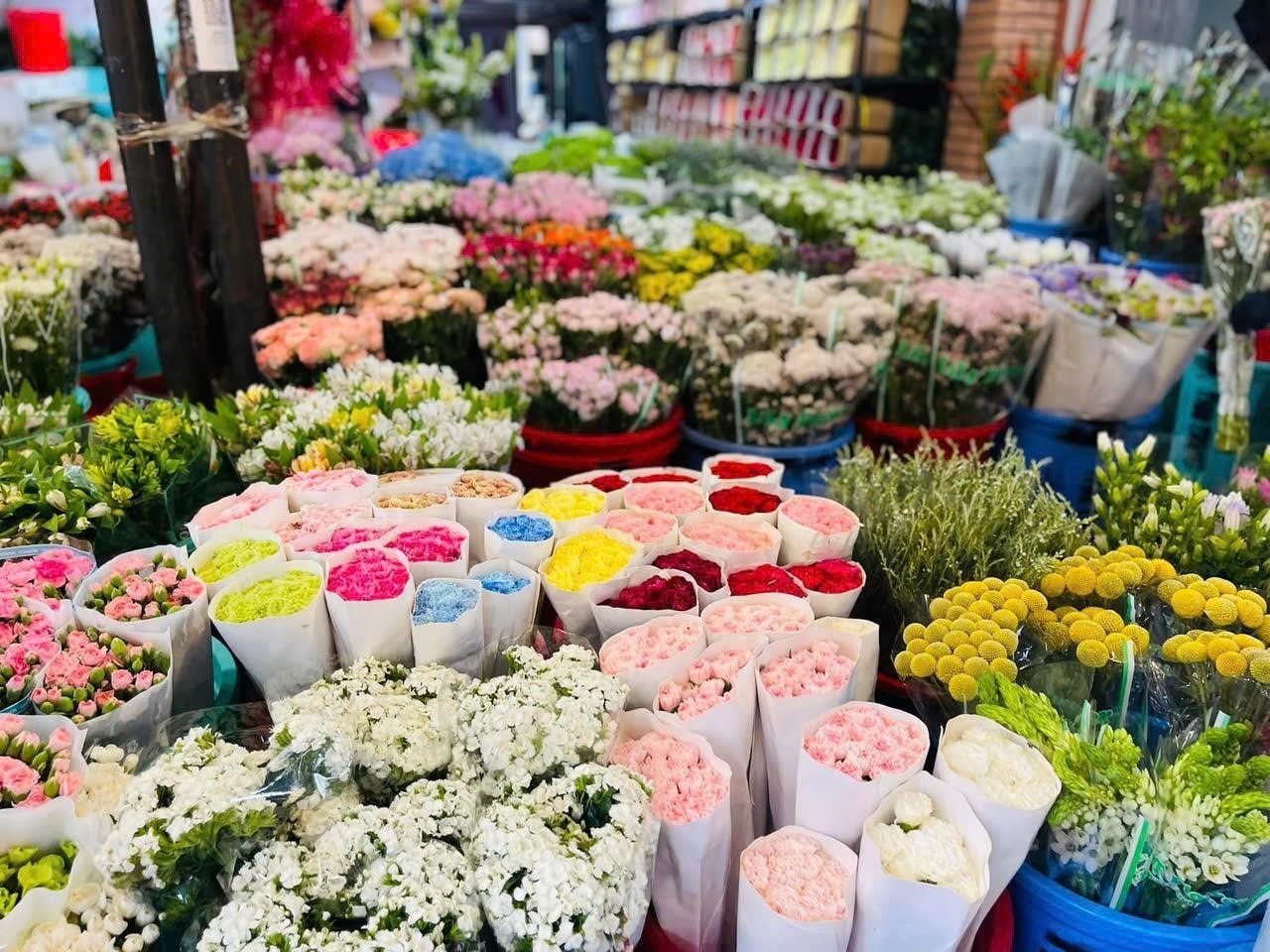 Hoa tươi nhập mới mỗi ngày.