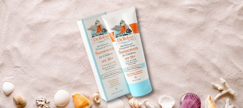 Top 10 kem chống nắng dành cho bé đi tắm biển, bơi được nhiều mẹ dùng