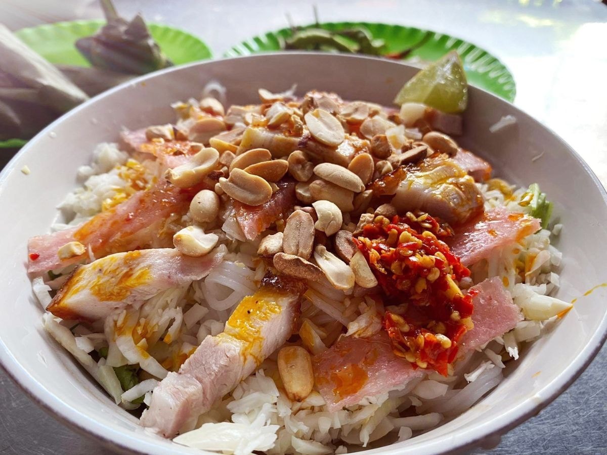 10 quán bún mắm nêm Đà Nẵng nổi tiếng, xứng đáng để trải nghiệm