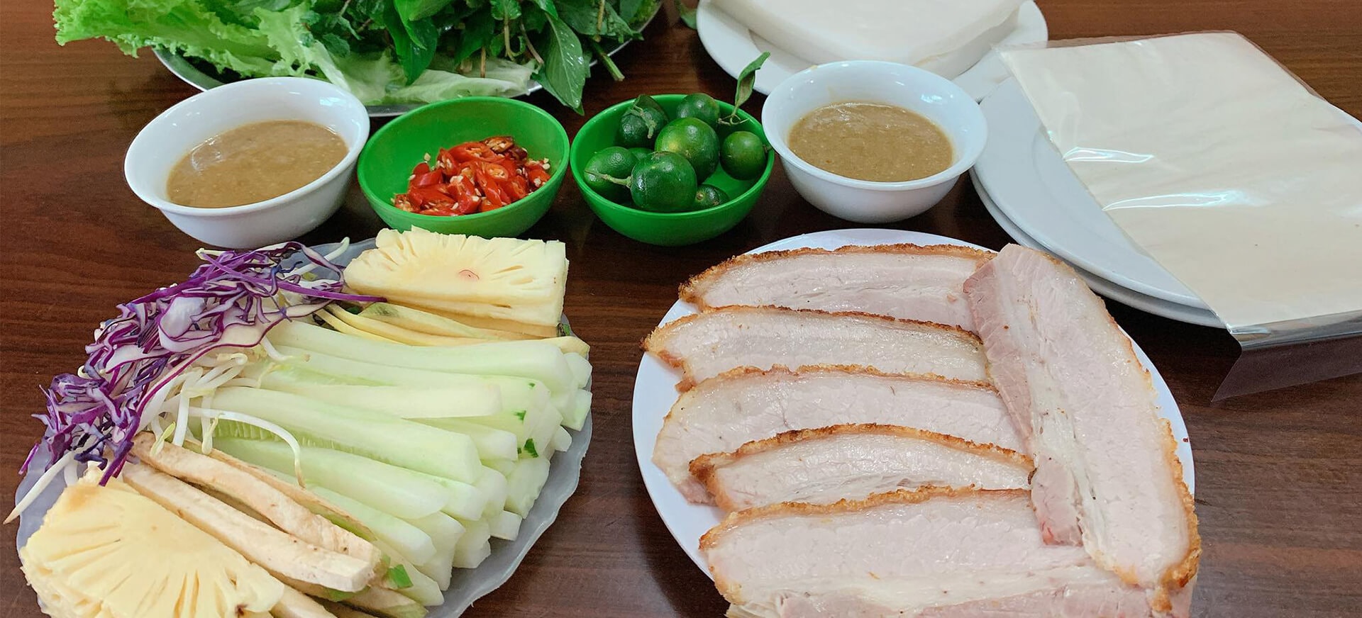 Bánh tráng cuốn thịt heo Đà Nẵng: 12+ quán “ăn là ghiền”