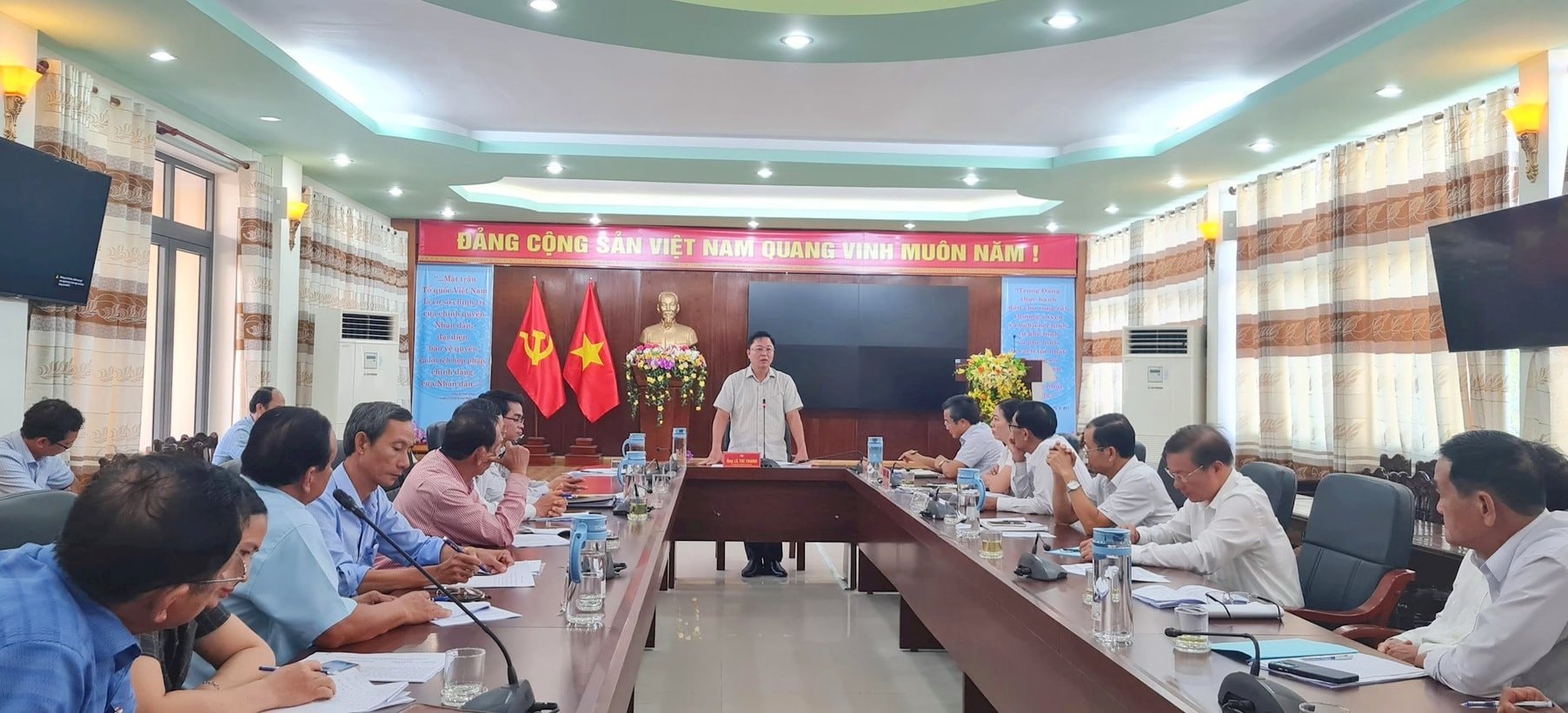anh-1-mat-tran-lam-viec(1).jpg