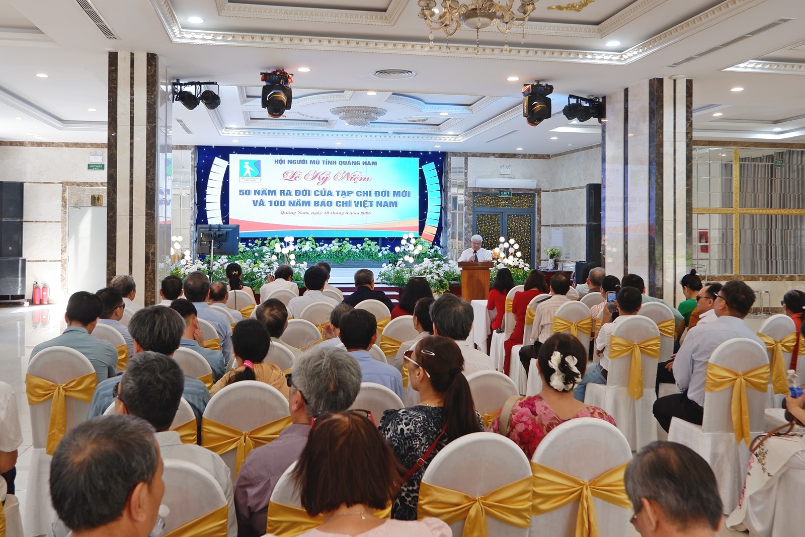 សួរមេធ្មប់ ២