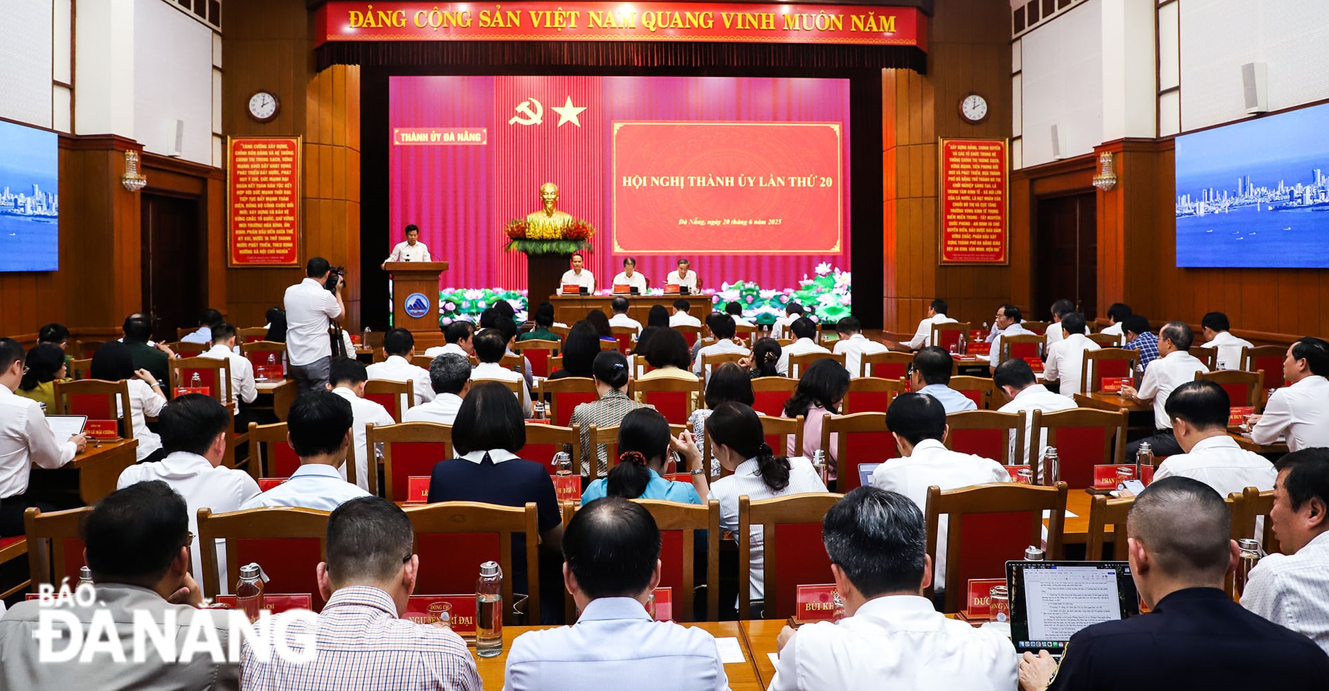 Quang cảnh hội nghị. Ảnh: NGỌC PHÚ