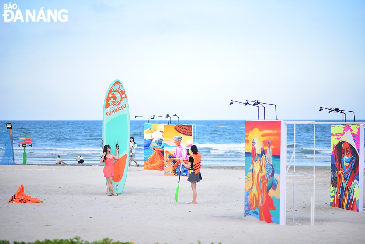 Cụm sắp đặt chủ đề 
