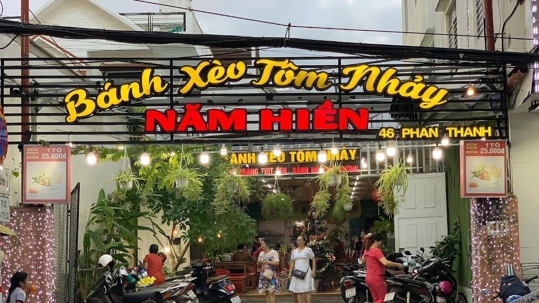 Nam Hien Jumping Shrimp Pancake: The Quintessence of Da Nang's Specialties - Discover Da Nang