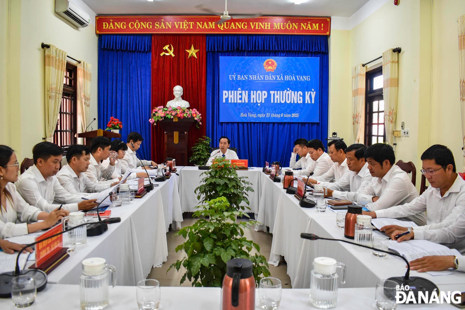 Phiên họp đầu tiên của Ủy ban nhân dân xã Hòa Vang