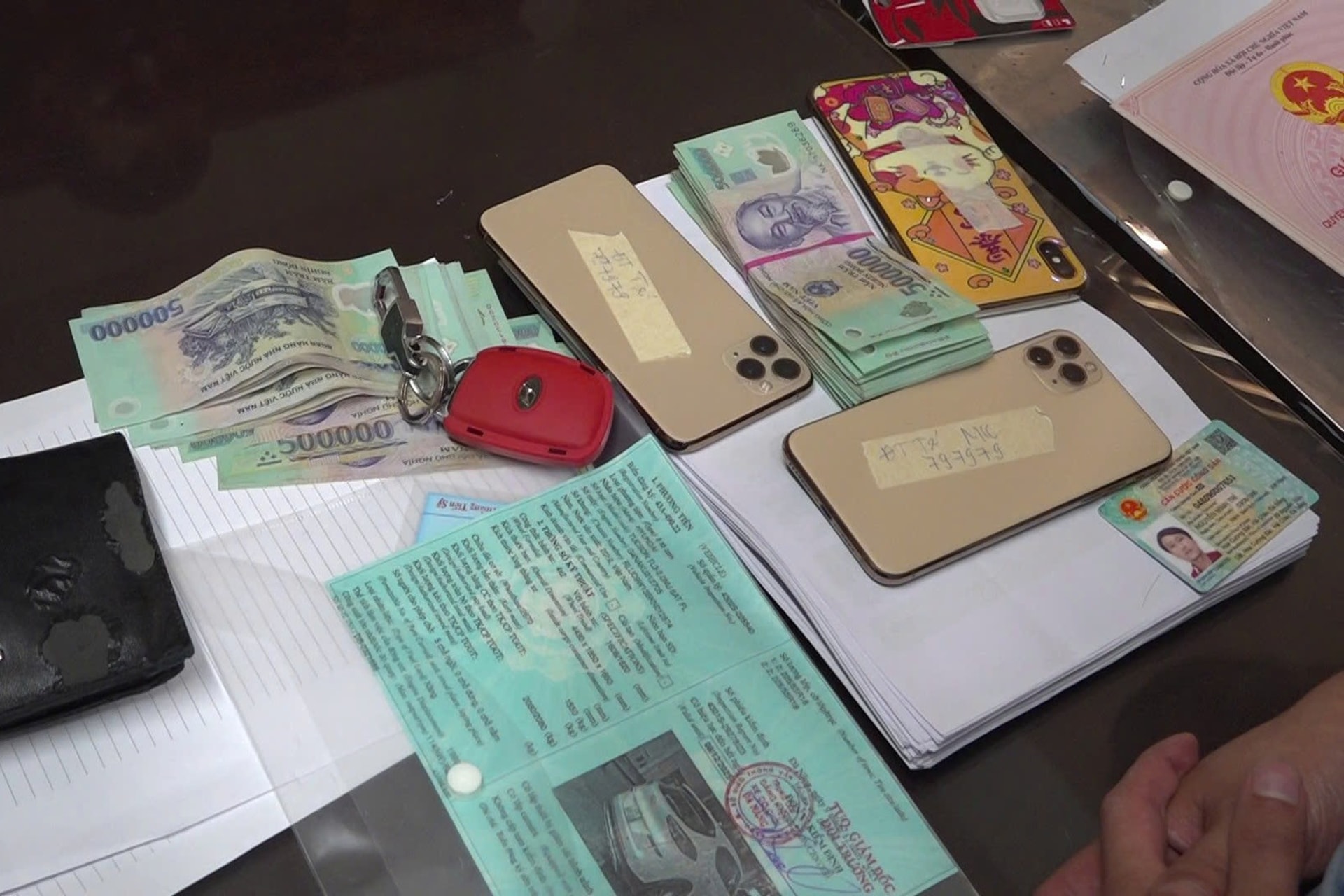 Tang vật vụ án. Ảnh THIÊN DUY