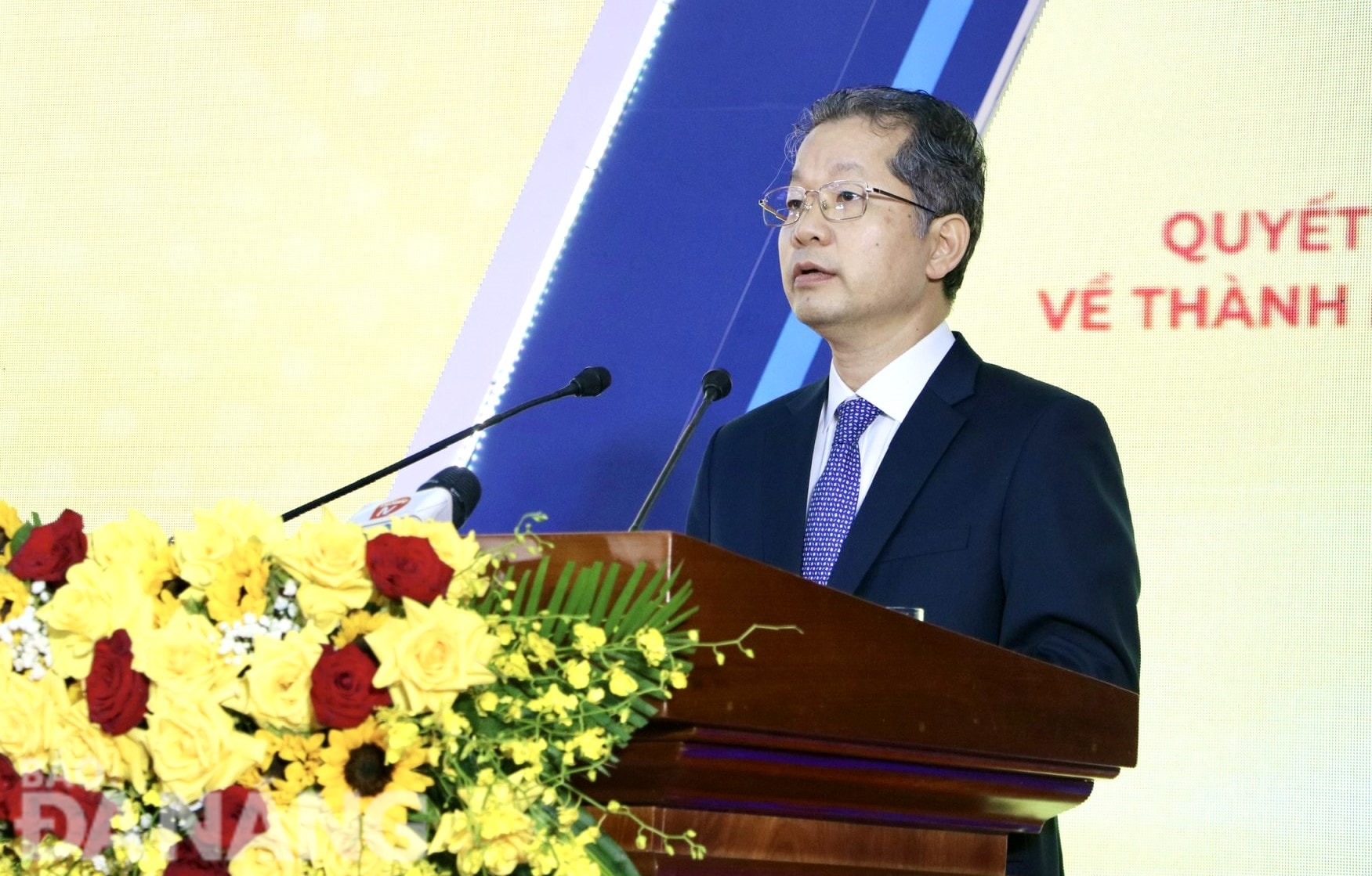 Bí thư Thành ủy Nguyễn Văn Quảng phát biểu tiếp thu ý kiến chỉ đạo của Trung ương. Ảnh: M.QUẾ - Q.CƯỜNG