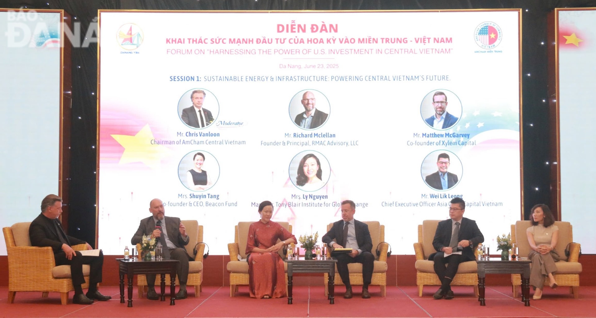  Các đại biểu tham dự phiên thảo luận 