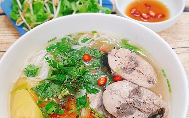កន្លែងល្បី និងពេញនិយមបំផុតទាំង 10 ដើម្បីទិញគុយទាវត្រីនៅ Da Nang - ស្វែងយល់ទីក្រុង Da Nang