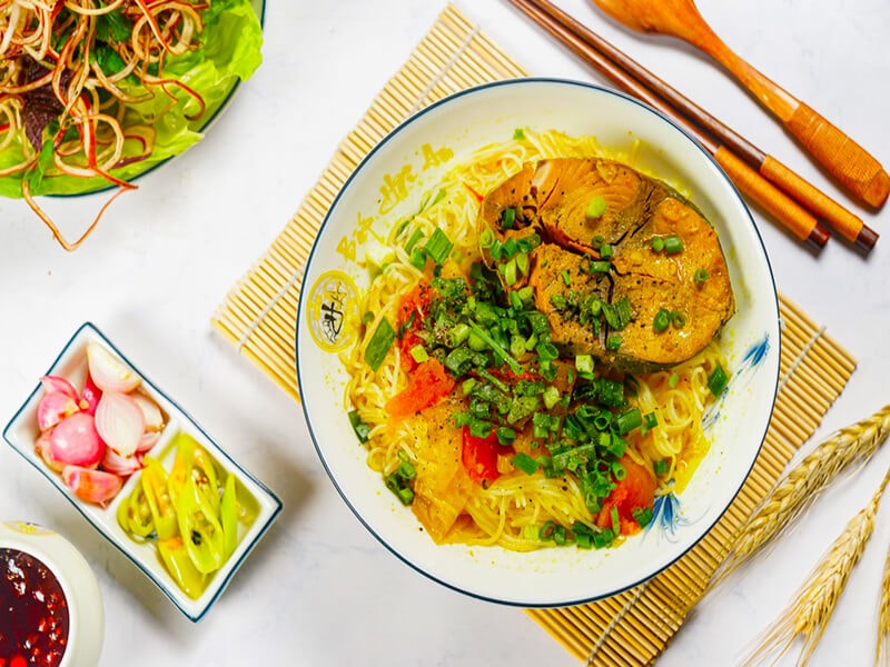 រៀនពីរបៀបធ្វើអំពិលអំពែកត្រីធូណាដ៏ឈ្ងុយឆ្ងាញ់ ជាមួយនឹងរសជាតិពិតរបស់វៀតណាមកណ្តាល