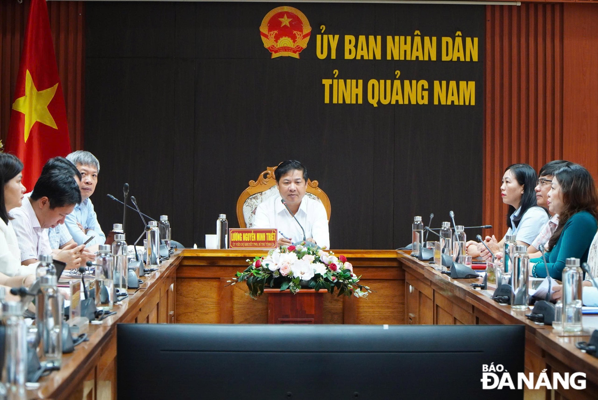 Bí thư Tỉnh ủy Quảng Nam Lương Nguyễn Minh Triết chủ trì điểm cầu chính ở Quảng Nam. Ảnh: VINH ANH