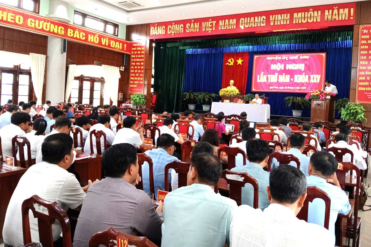 hoi nghi huyen uy