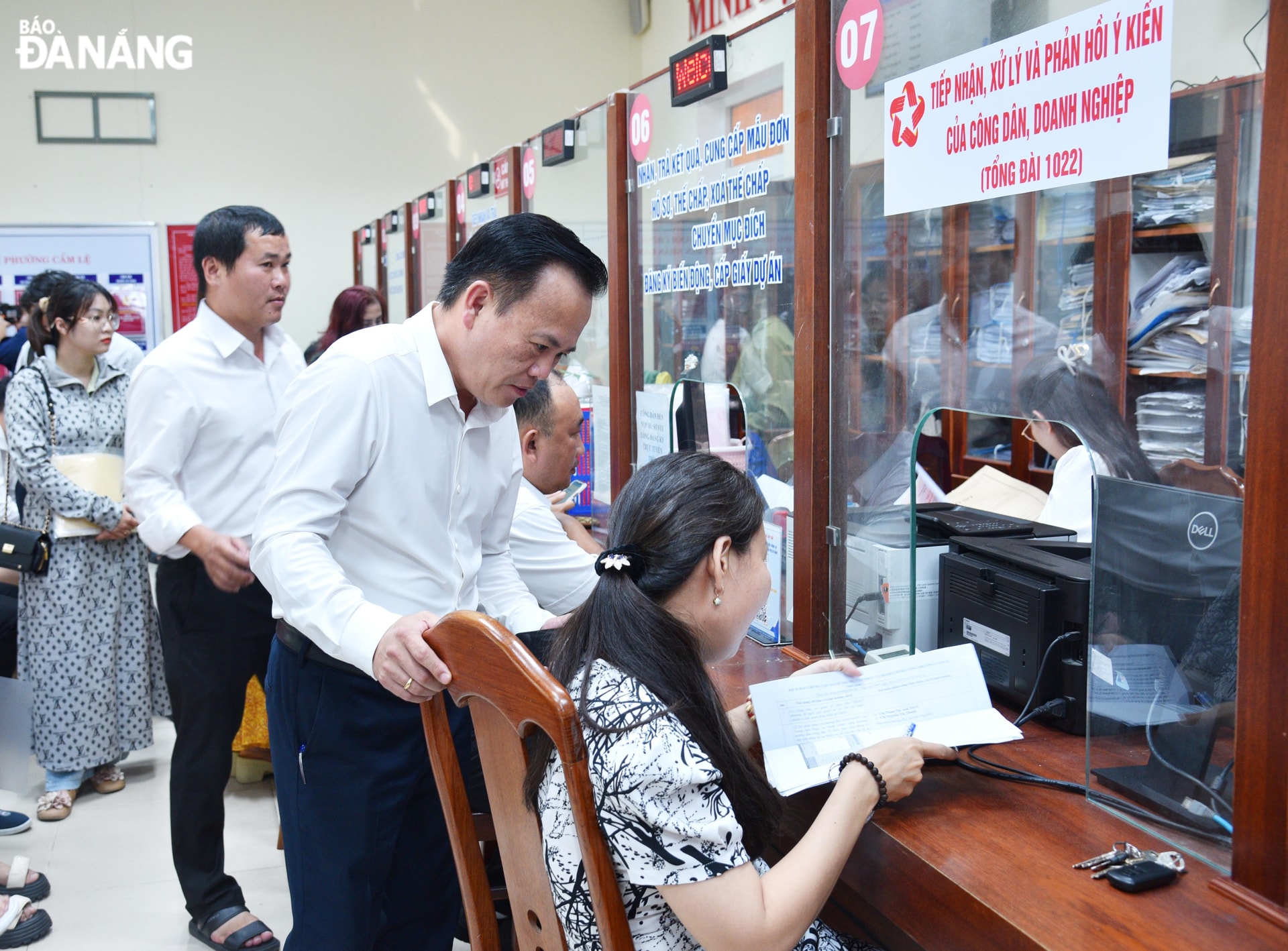 Trung tâm Phục vụ hành chính công phường Cẩm Lệ vận hành thử nghiệm. Ảnh: T.PHƯƠNG