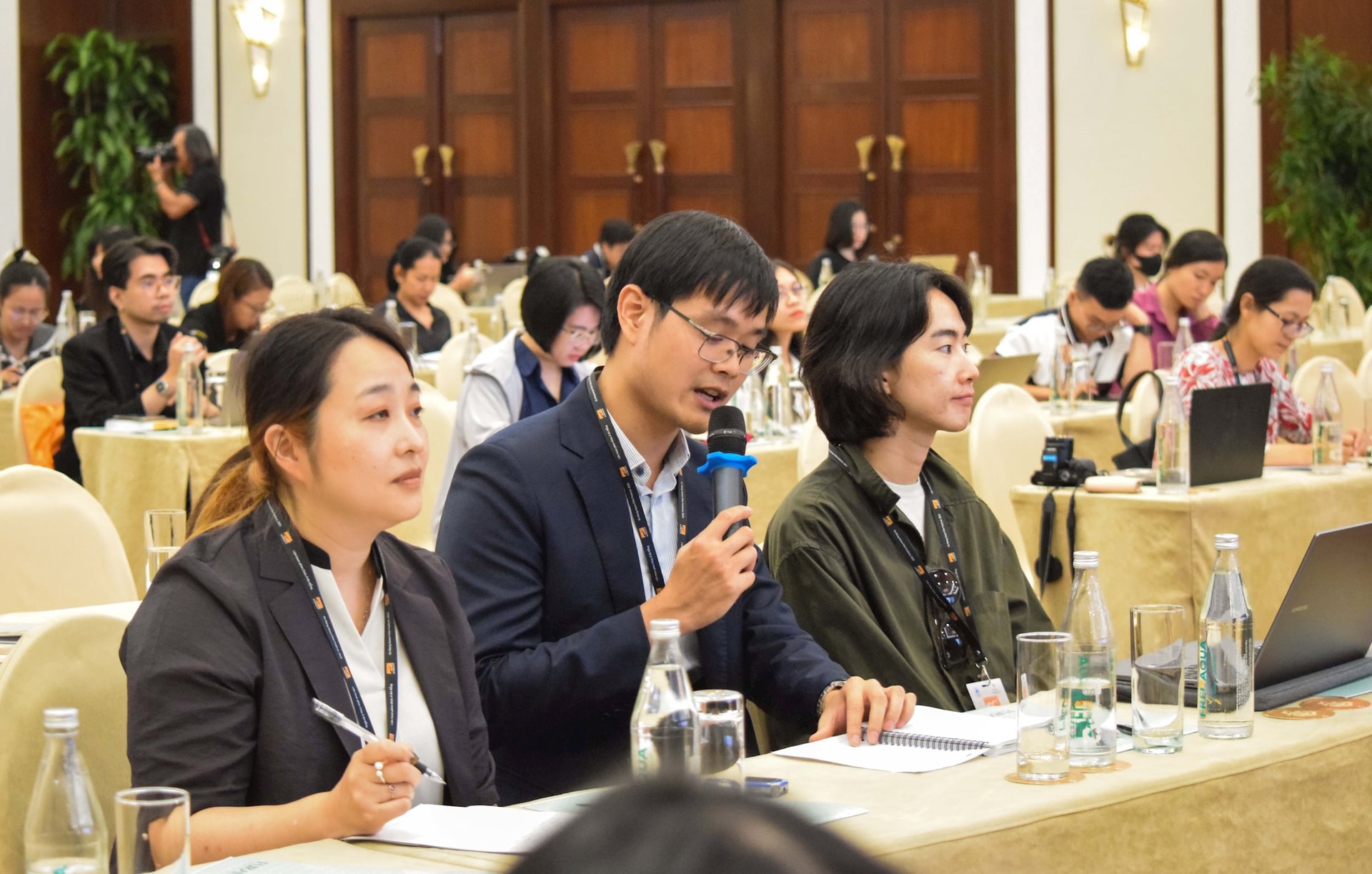 Không chỉ trong nước, Liên hoan phim châu Á Đà Nẵng lần thứ III, 2025 còn thu hút nhiều báo giới nước ngoài đến đưa tin. Ảnh: ĐOÀN HẠO LƯƠNG