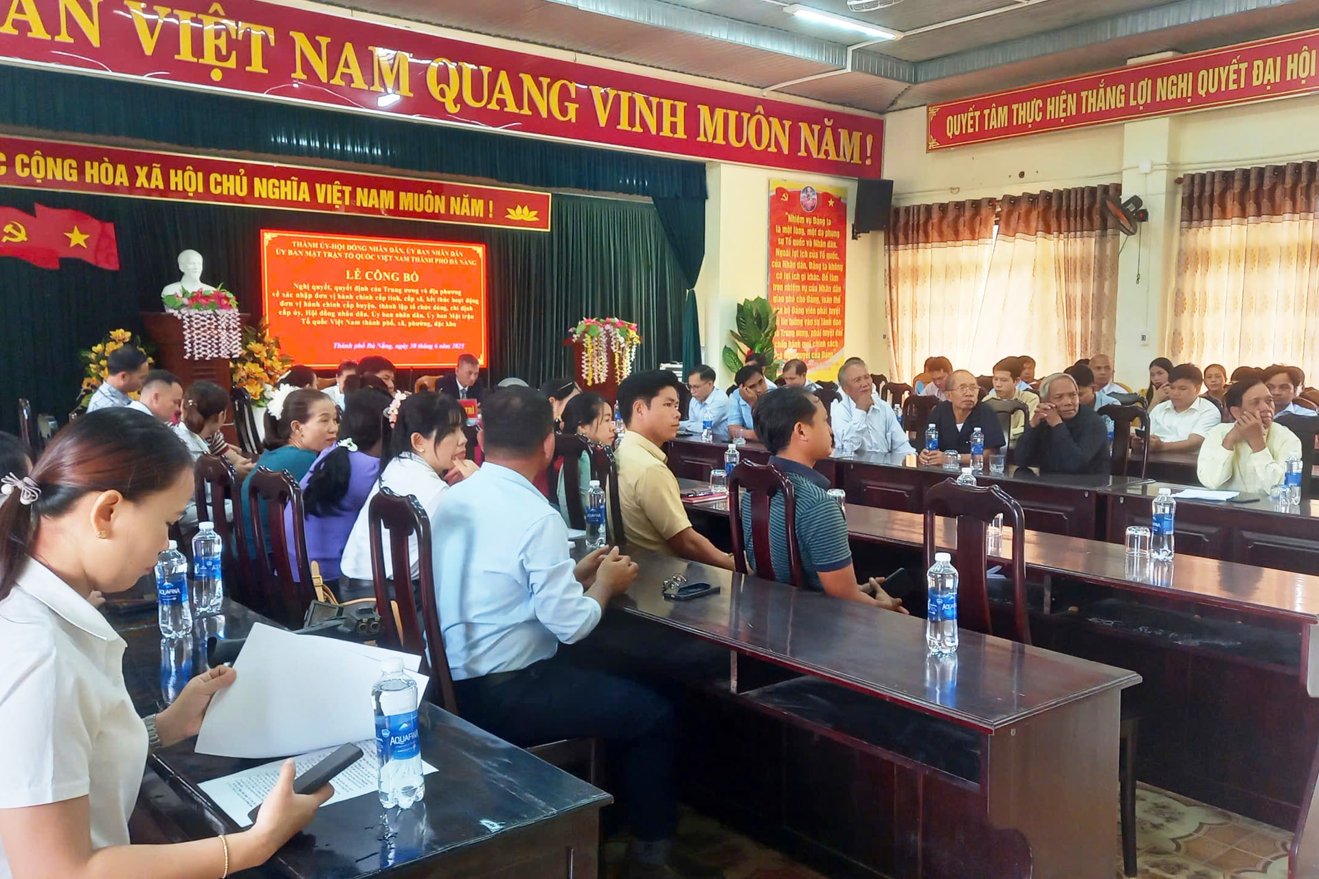 Tại điểm cầu xã Bến Giằng. Ảnh: VĂN KHANH