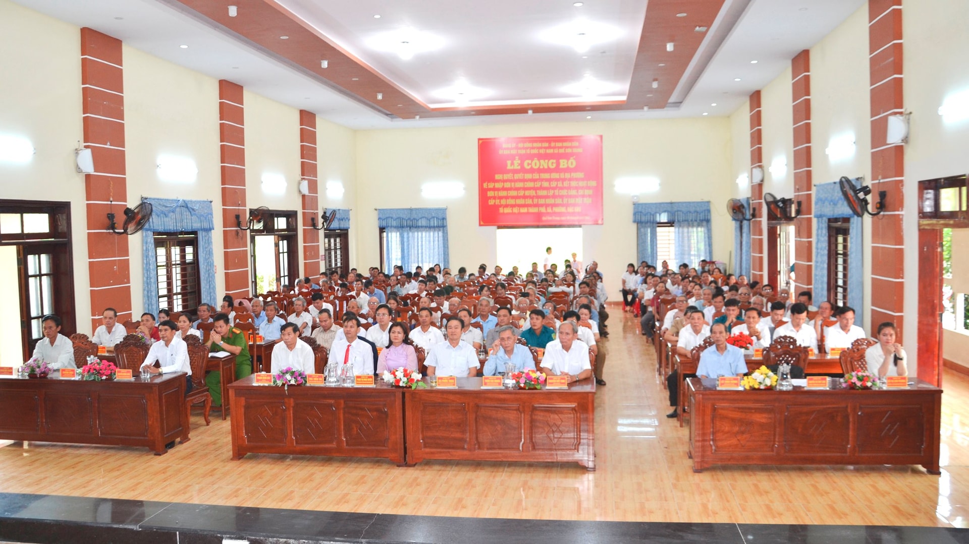 Điểm cầu xã Quế Sơn Trung có 260 đại biểu tham dự. Ảnh: KHẢI KHIÊM