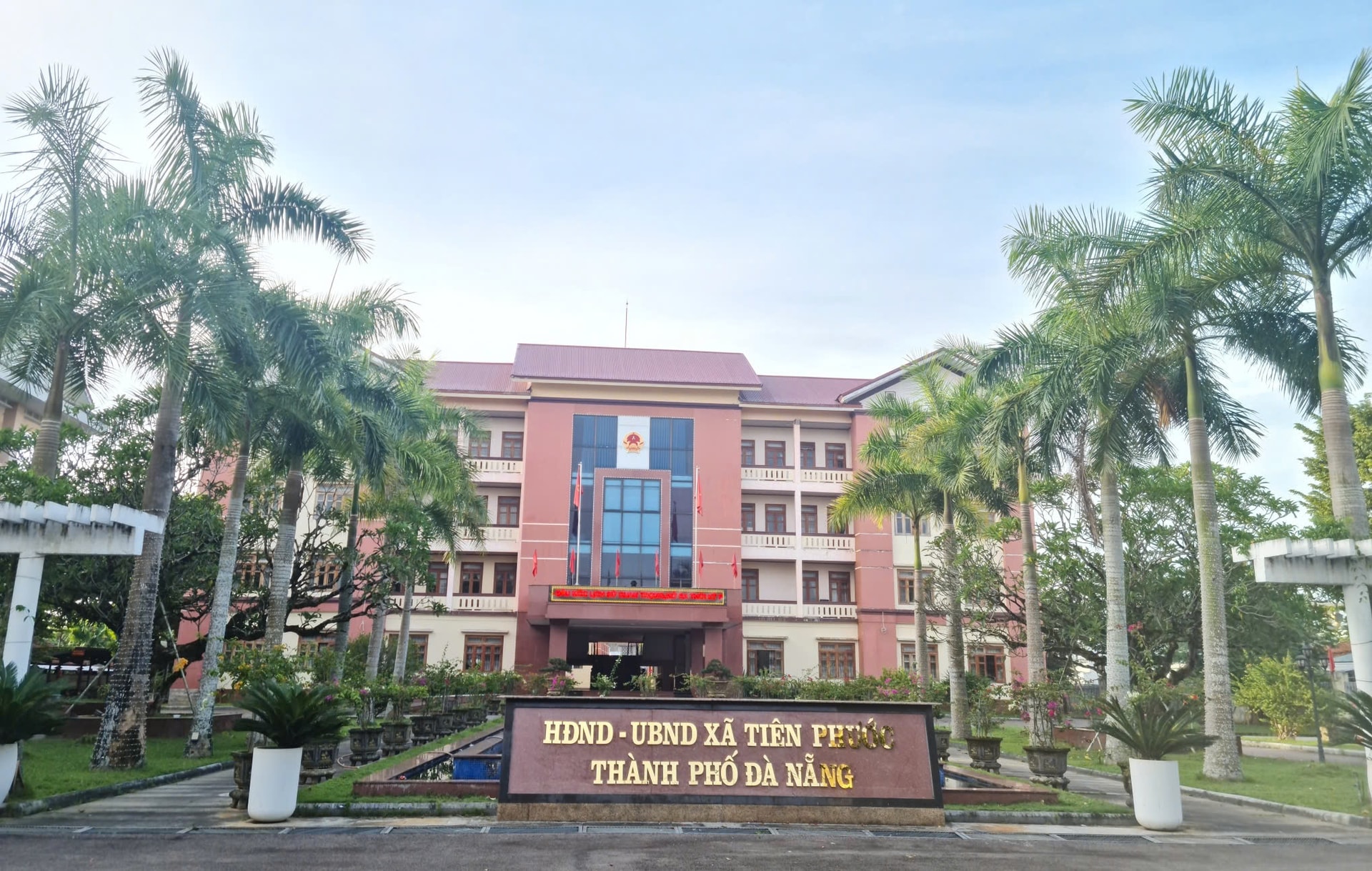 Trụ sở UBND huyện Tiên Phước cũ là nơi làm việc của HĐND - UBND xã Tiên Phước mới.