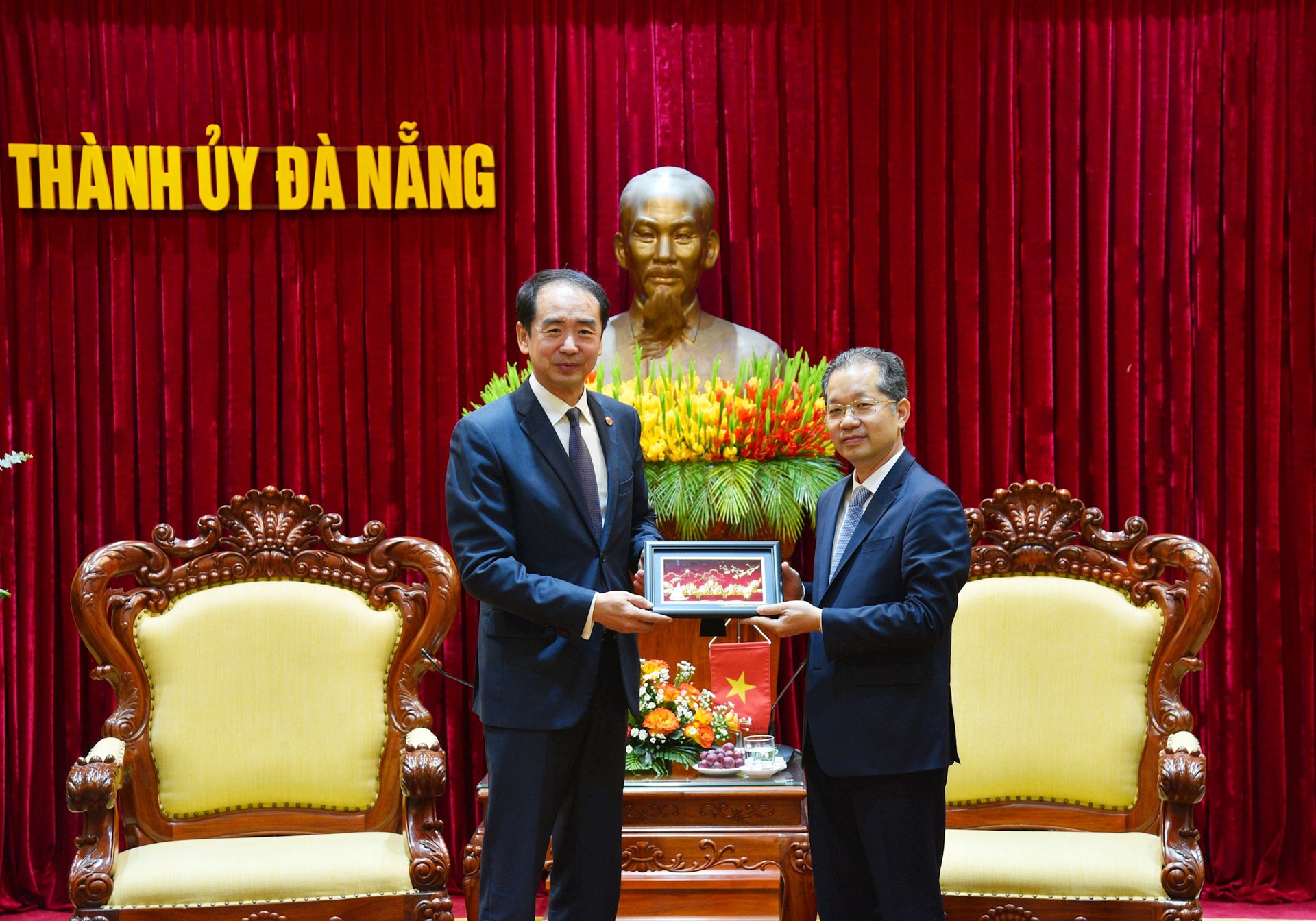 Bi thu Thanh uy Nguyen Van Quang