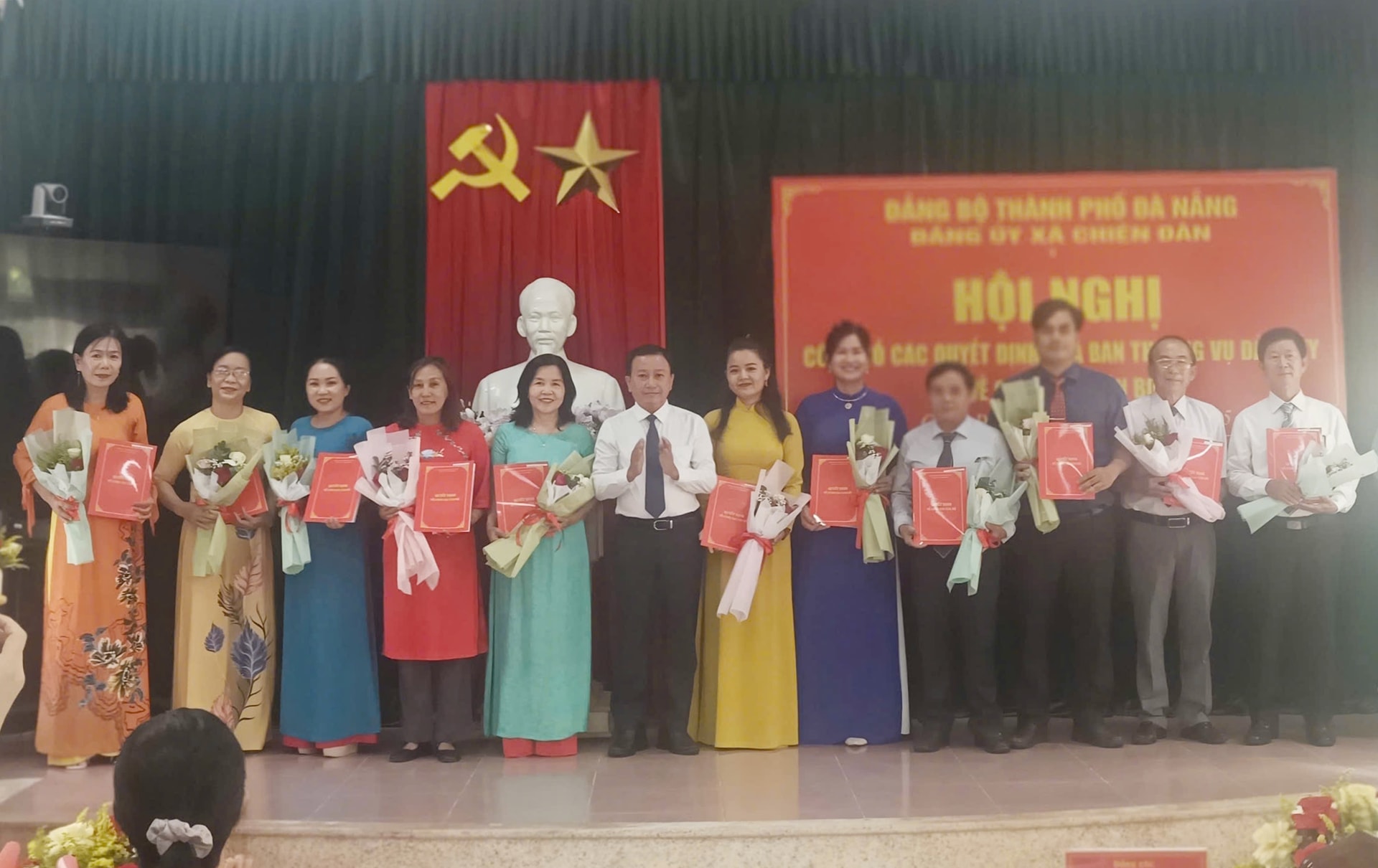 anh trao quye s