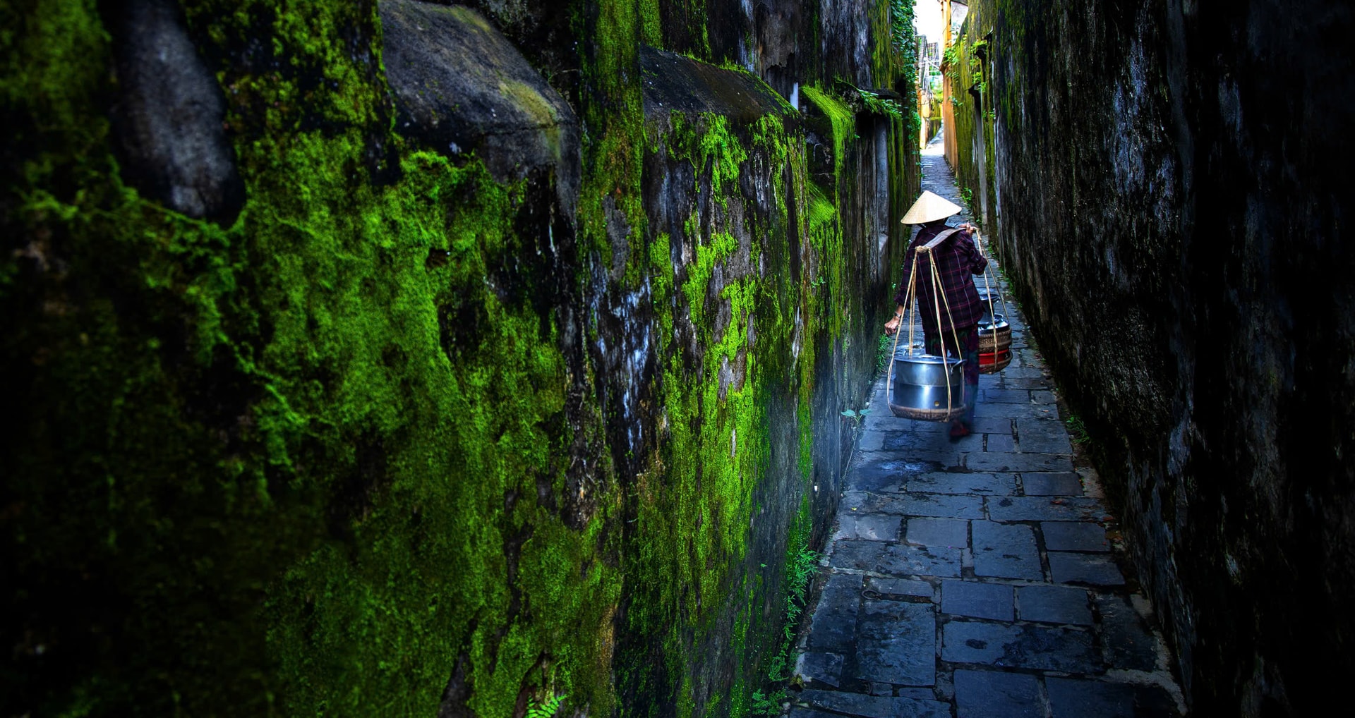 Callejón en Hoi An. Foto de : LE TRONG KHANG