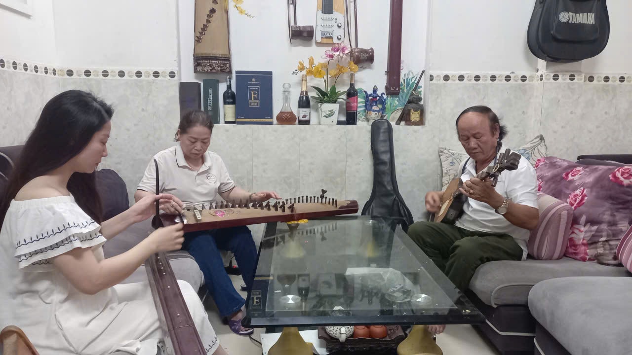 Gia đình nghệ sĩ Ngọc Tám, Hồng Hiệp, Hồng Trang